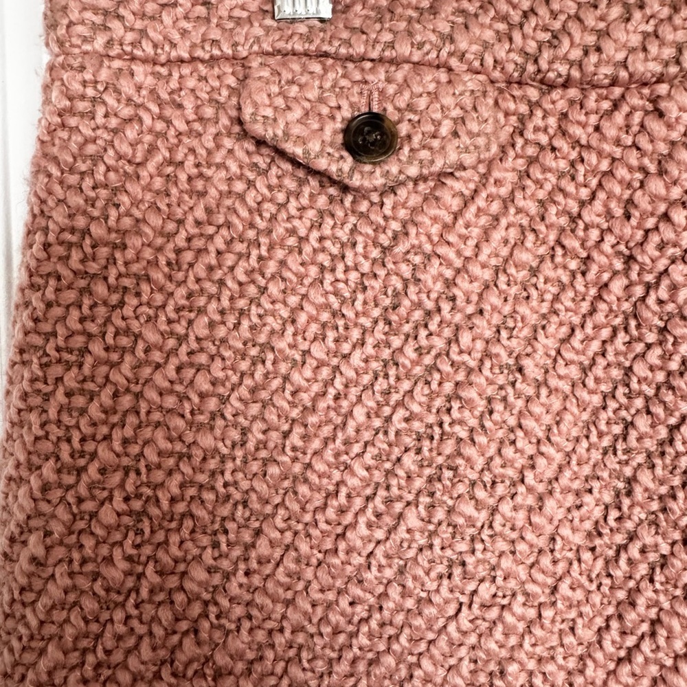 Elegant Pink Tweed Skirt